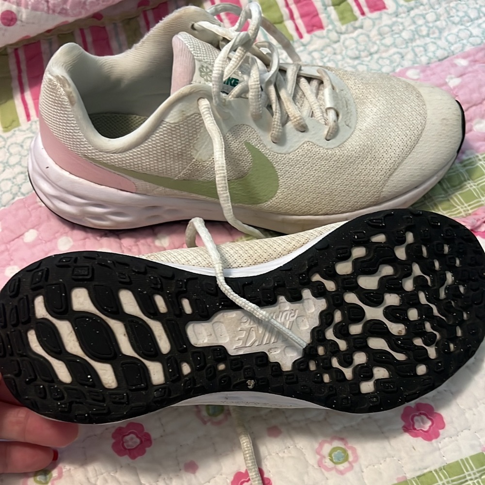 Nike girls size 3.5